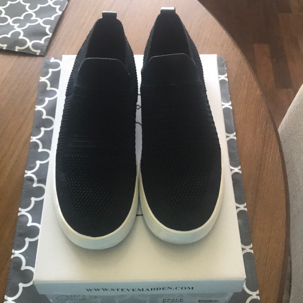 Steve Madden slip on shoes